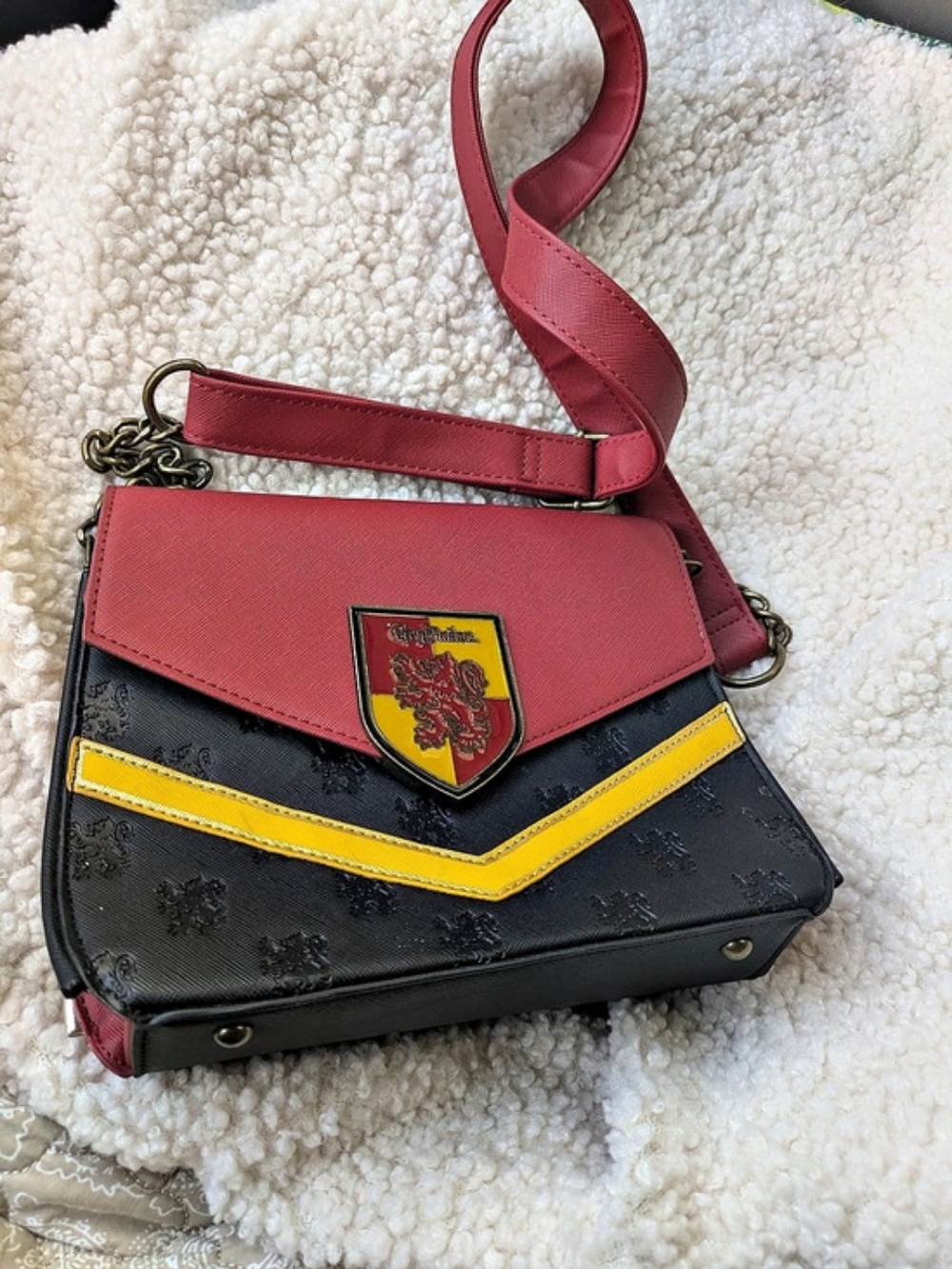 Loungefly Harry Potter Gryffindor Chain Strap Crossbody Bag Red & Black